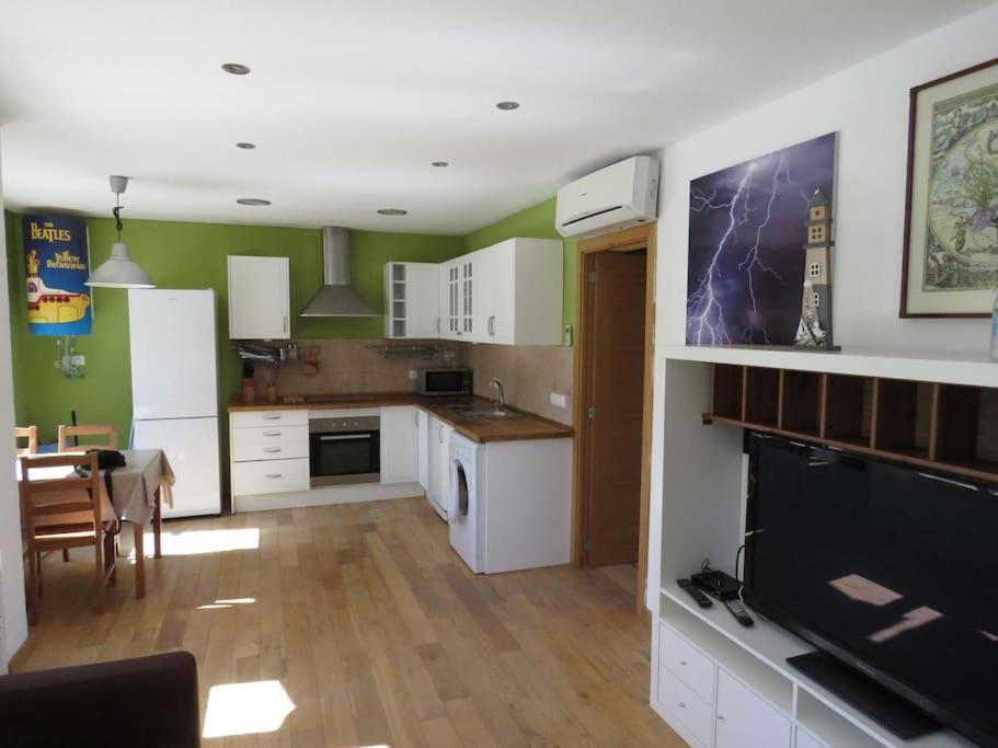 Coqueto Alojamiento Con Banera De Hidromasaje Apartment Tarragona Luaran gambar